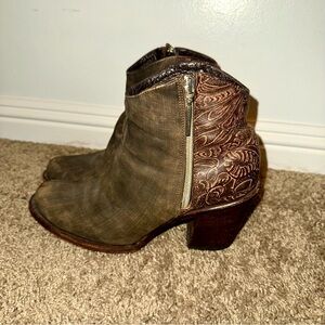 Corralejo Women’s Leather Ankle Boots – Size 8.5